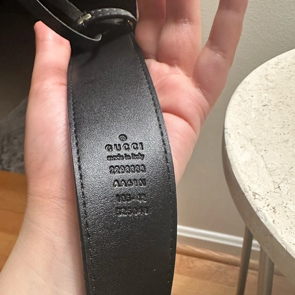 Black Leather Women's Belt with Gold Interlocking Buckle